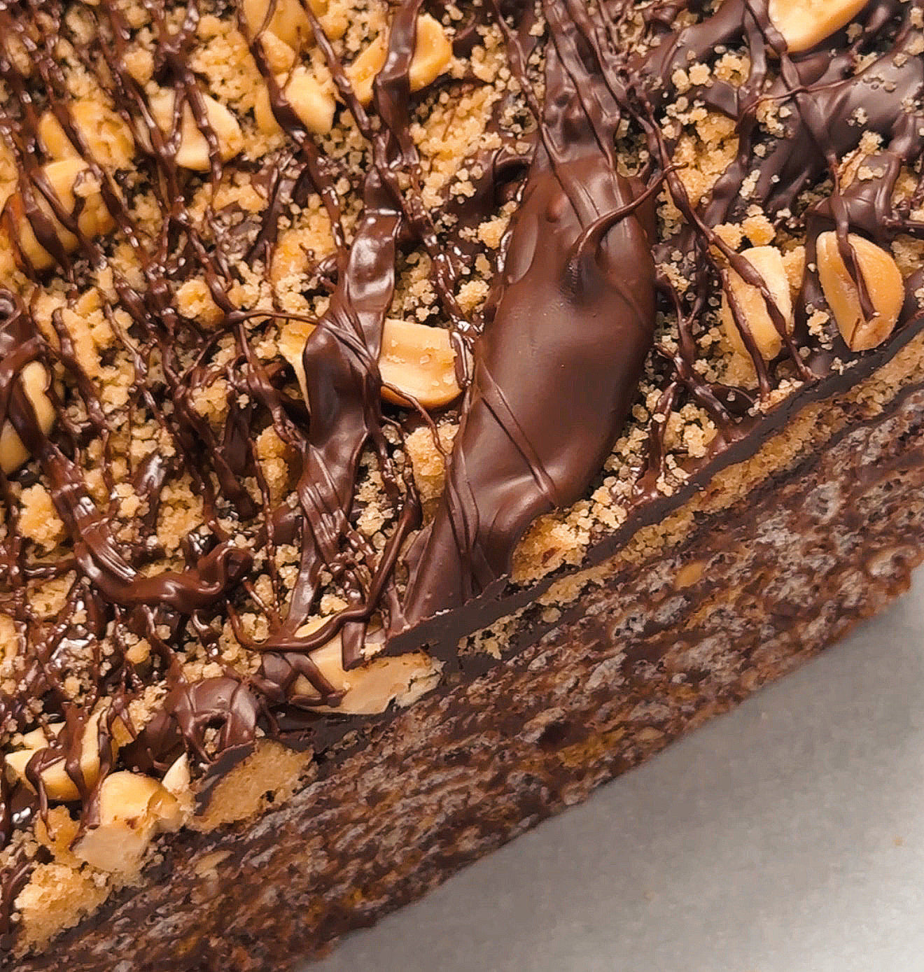 Bakery Style FAT Double Chocolate Peanut Butter Krispies &nbsp;w/ Sugared Peanut Butter Cookie Crumble + Chocolate Ganache • Taste like a Wunderbar